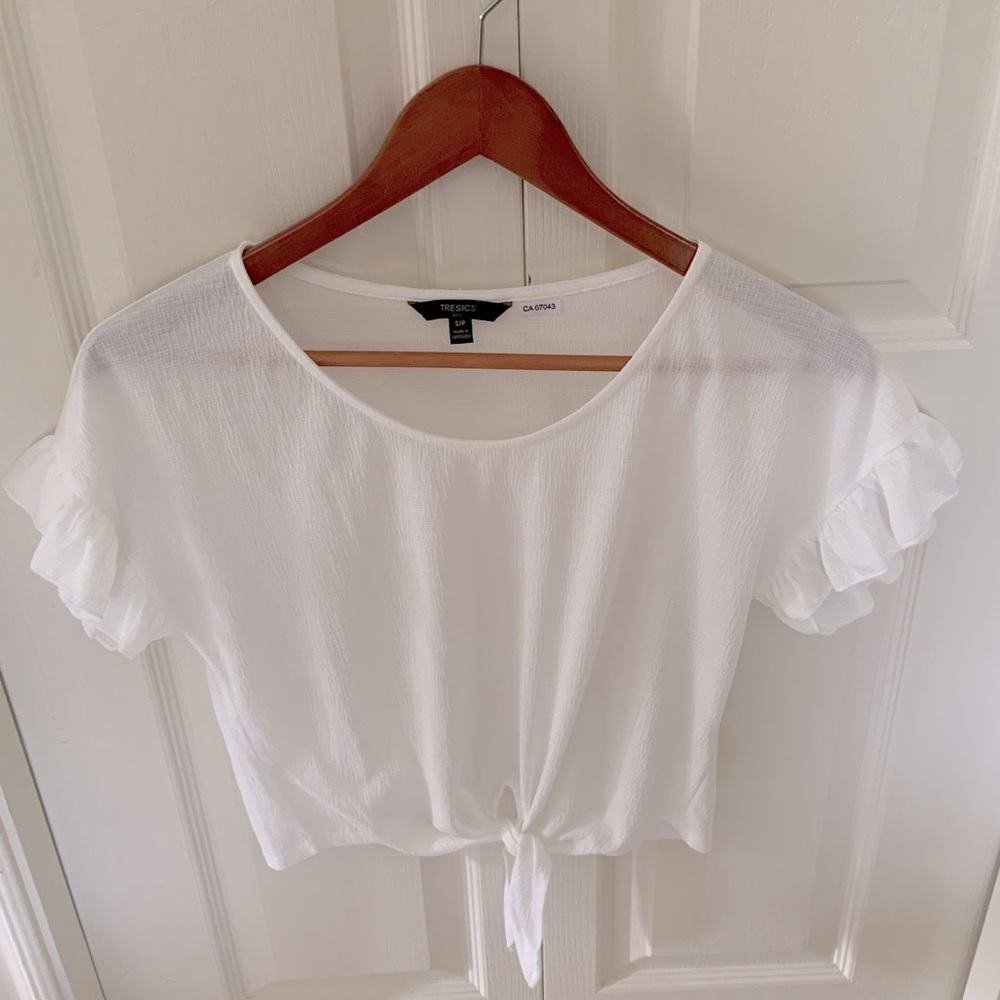 ❤️White cropped top with tie